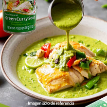 Cargar imagen en el visor de la galería, AROY-D Sopa de Curry Verde Tailandés – Lista para Comer (400g)