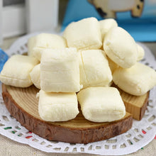 Cargar imagen en el visor de la galería, Caramelos de Leche 79g Lotte