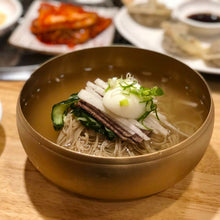 Cargar imagen en el visor de la galería, Fideos Soba Coreano Naengmyeon Para Fideos Fríos Coreanos Mul Naengmyeon 624g Wang