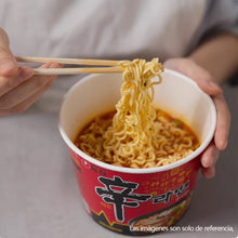 Cargar imagen en el visor de la galería, Shin Ramen Cup 117g Nongshim
