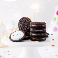 Cargar imagen en el visor de la galería, Galletas de Oreo Sabor a Pastel de Cumpleaños 97g Oreo
