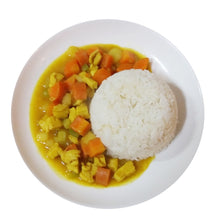 Carregar imagem no visualizador da galeria, Golden Curry - Pasta de Curry Suave Picante 220g S&amp;B
