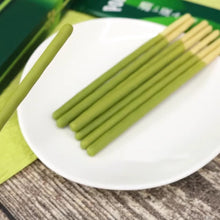 Cargar imagen en el visor de la galería, Pocky Matcha Intenso - Galletas Japonesas con Chocolate de Té Verde（61,6g）
