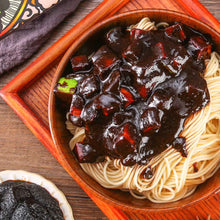 Cargar imagen en el visor de la galería, Salsa Chunjang Para Jjajangmyeon 500g Assi
