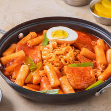 Cargar imagen en el visor de la galería, Salsa Para Topokki Dulce y Picante 150g Sempio
