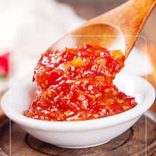Cargar imagen en el visor de la galería, Salsa Picante con Ajo Chilli Garlic Sauce 368g Lee Kum Kee
