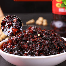 Cargar imagen en el visor de la galería, Laoganma | Salsa de Alubias Negras Picante 280g Fermented Soybeans in Chilli Oil
