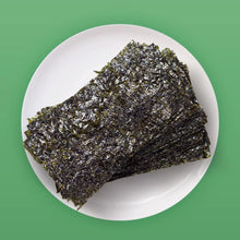 Cargar imagen en el visor de la galería, Snack de Alga Nori Sabor a Te Macha 4g x 16 Wang
