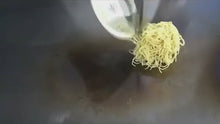 Cargar y reproducir el video en el visor de la galería, Tallarines Para Yakisoba Mushi Men 5x150g
