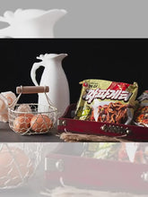 Cargar y reproducir el video en el visor de la galería, Ramen Coreanos Salteados Chapagetti con Salsa Chajang Halal 140g Nongshim

